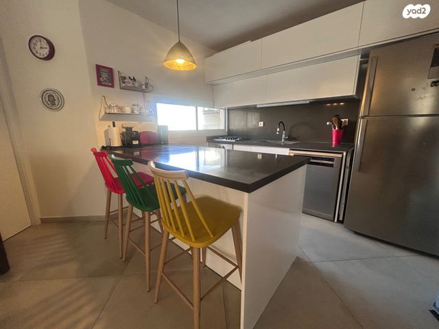 דירה, חומה ומגדל, ראשונים, כפר סבא