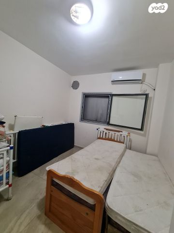 דירת גן, בעל התניא, הפועל המזרחי ג', שיכון ג', בני ברק