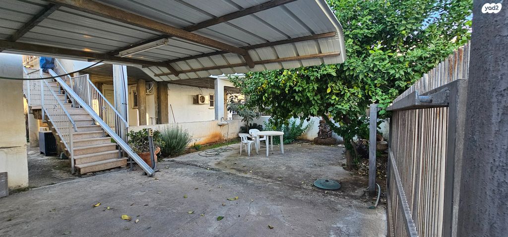 דירה, הניצחון, שעריה, פתח תקווה