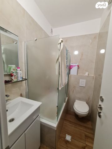 דירת גן, בעל התניא, הפועל המזרחי ג', שיכון ג', בני ברק