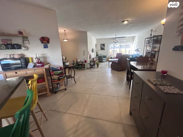 דירה, חומה ומגדל, ראשונים, כפר סבא