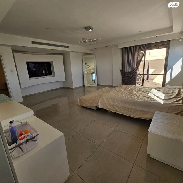 גג/ פנטהאוז, ה' באייר, רובע הקריה, הסיטי, אשדוד