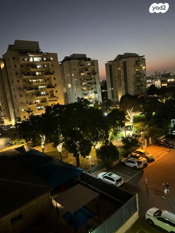 דירה, הצופים, נעורים, ראשון לציון