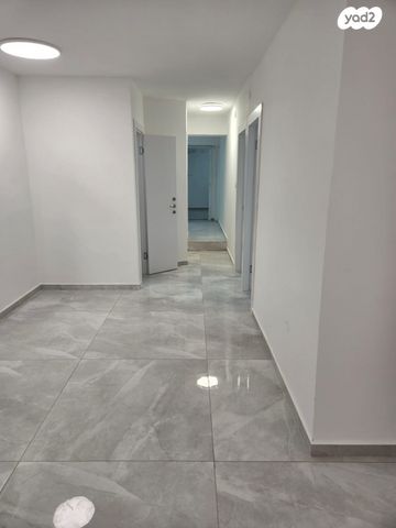 דירה, אלופי צה"ל, קרית שרת מערב, חולון