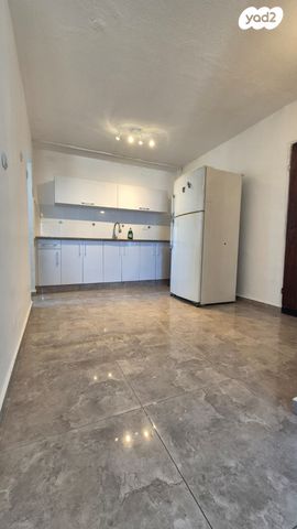 ח.מ. שפירא 16