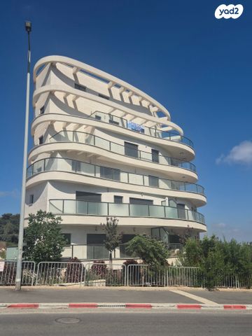 גג/ פנטהאוז, יוסי בנאי, גבעת זמר, חיפה