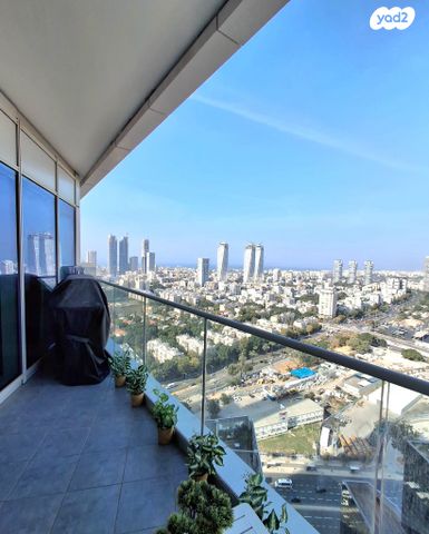 דרך מנחם בגין 150