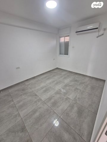 דירה, ז'בוטינסקי 9, גבעה א', שביט, קרית אתא