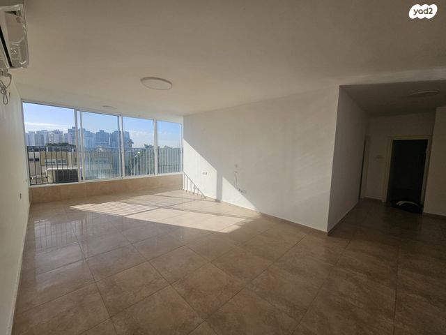 האחים אוסטשינסקי 21