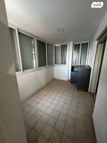 דירה, שדרות מוריה 38, מרכז הכרמל, חיפה