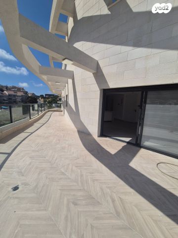 גג/ פנטהאוז, יוסי בנאי, גבעת זמר, חיפה