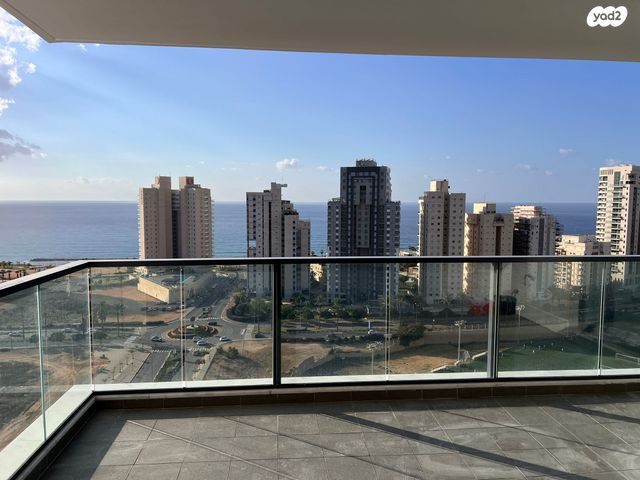 דירה, אמנון ליפקין שחק, נוף הטיילת, נתניה