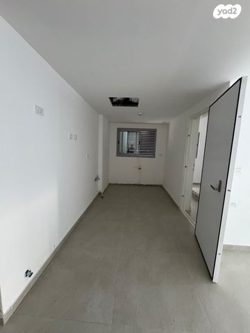 דירה, המעיין 13, ארלוזורוב, גבעתיים