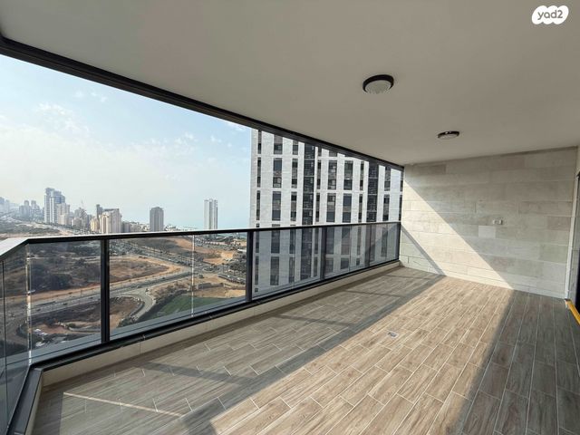 אמנון ליפקין שחק 