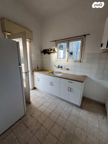 דירה, שדרות מוריה 38, מרכז הכרמל, חיפה