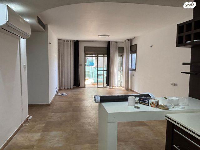 דירה, יצחק חכימי, ברנע, אשקלון