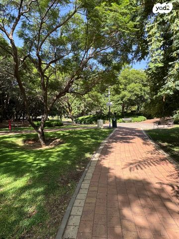 דירה, איריס, קיראון, קרית אונו