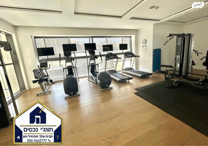 גג/ פנטהאוז, דרך זאב ז'בוטינסקי 57, שכונת גפן, רמת גן