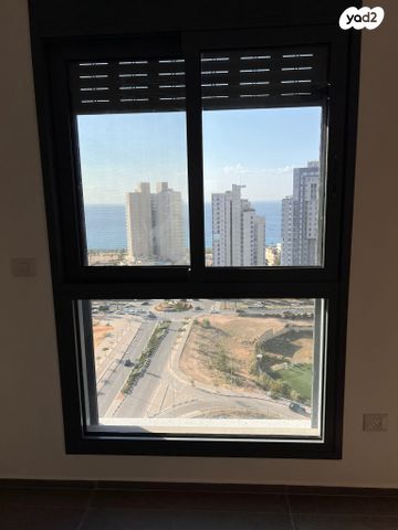 דירה, אמנון ליפקין שחק, נוף הטיילת, נתניה