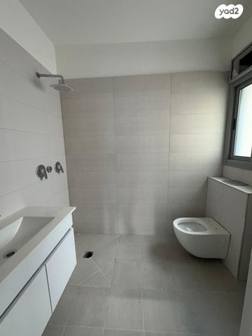 דירה, המעיין 13, ארלוזורוב, גבעתיים