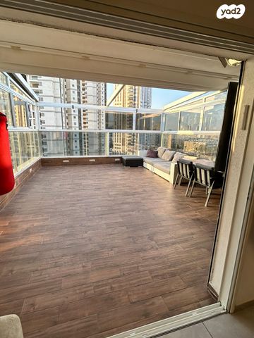 גג/ פנטהאוז, נעמי שמר 1, דרום חדש, פארק הים, בת ים