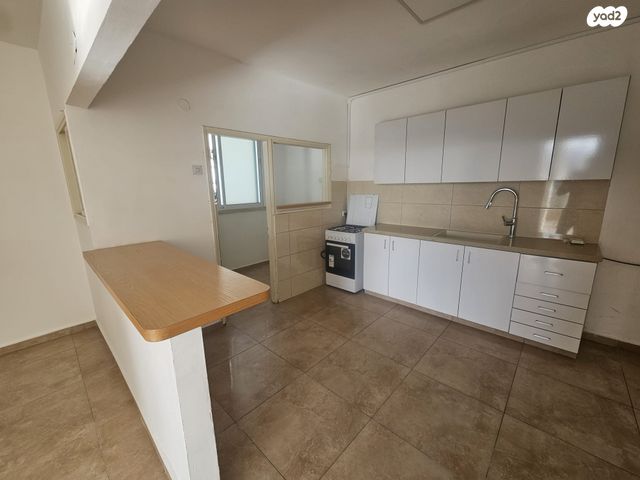 דירה, האחים אוסטשינסקי 21, ראשונים, ראשון לציון