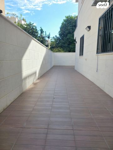 דירת גן, ליסין 13, נאות רחל, חולון