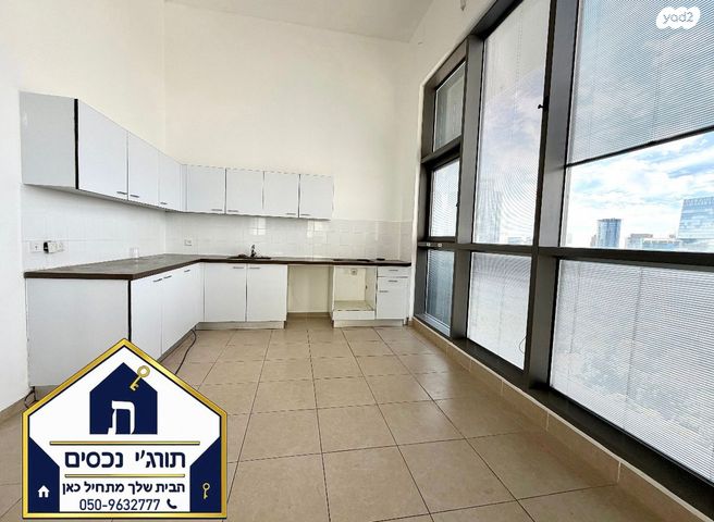 גג/ פנטהאוז, דרך זאב ז'בוטינסקי 57, שכונת גפן, רמת גן