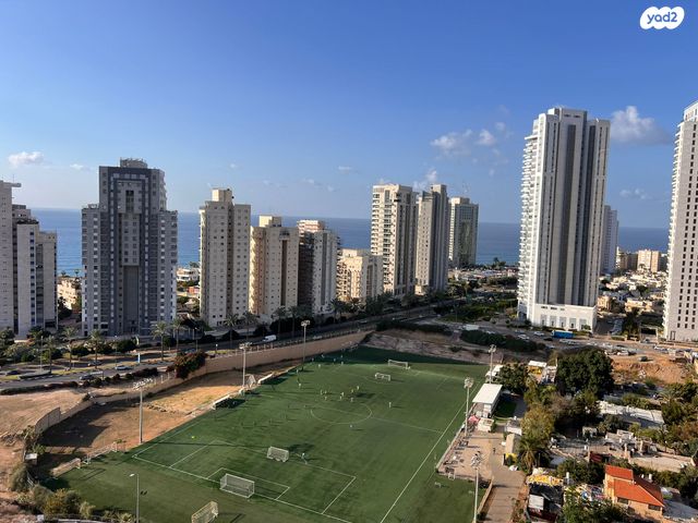 אמנון ליפקין שחק 