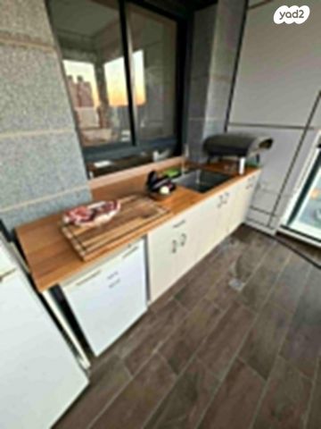 דירה, אמנון ליפקין שחק, נוף הטיילת, נתניה