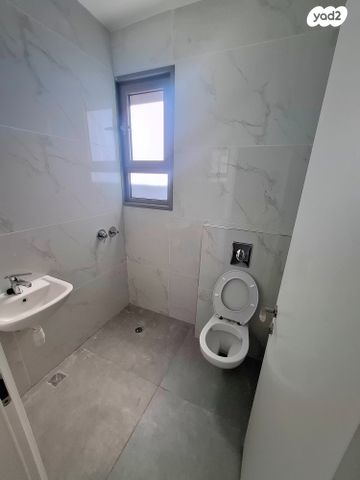 גג/ פנטהאוז, רבי עקיבא, רובע ג', אשדוד