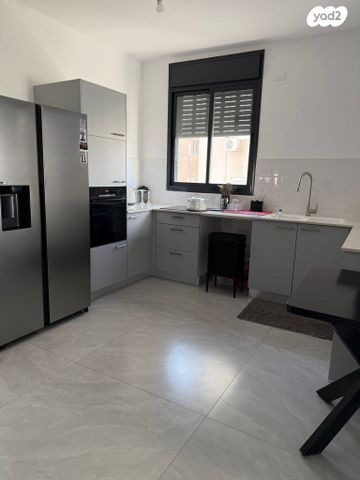 דירה, שדרות ח"ן 5, מרכז העיר דרום, נתניה