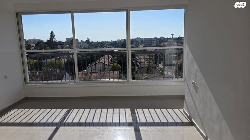 דירה, הפיוס, הרצליה