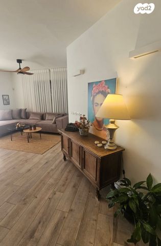 בית פרטי/ קוטג', קייט ושייט - שכונת המשולשים 1, קיסריה