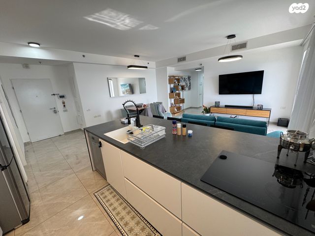 דירה, גבעת אולגה, חדרה