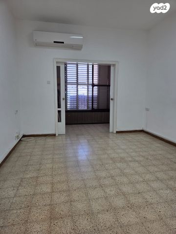 דירה, בלפור 28, הגבול רוטשילד, בת ים