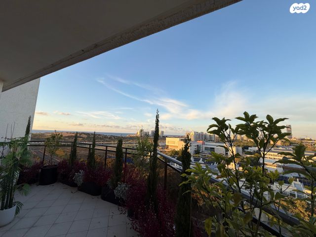 אזורי חן, גימל החדשה