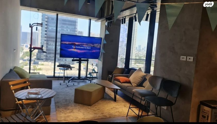 משרדים, יגאל אלון, ביצרון ורמת ישראל, תל אביב יפו