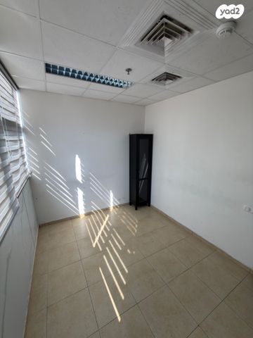 בניין משרדים, ברשבסקי, מב"ת צפון, אזור תעשיה ישן, ראשון לציון