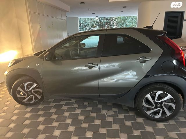 טויוטה אייגו X