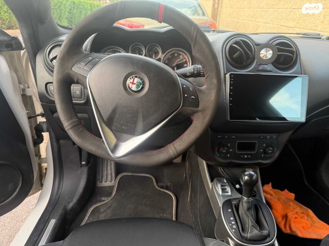 אלפא רומיאו מיטו