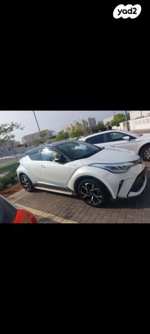 מודעת רכב טויוטה C-HR