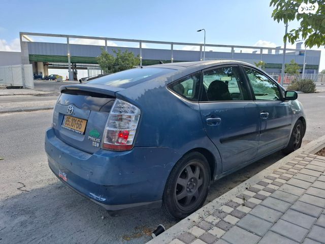 טויוטה פריוס