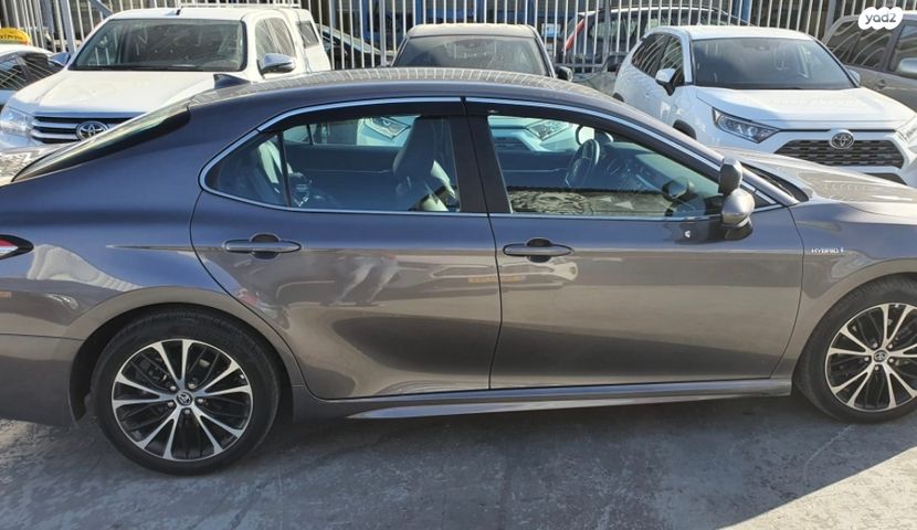 טויוטה קאמרי