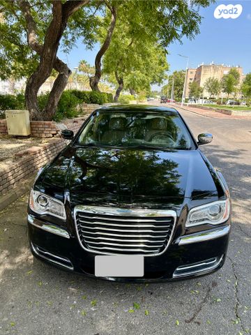 מודעת רכב קרייזלר 300