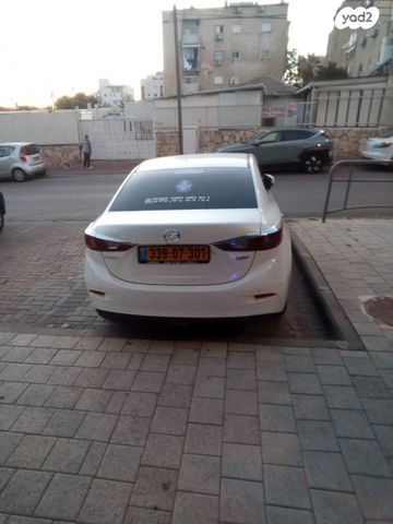 מאזדה 3