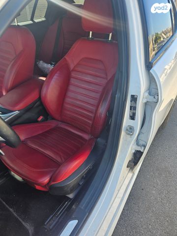 אלפא רומיאו ג'וליה