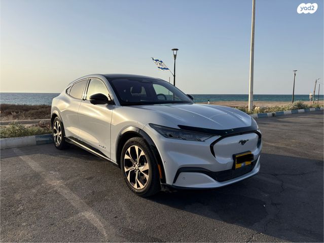 מודעת רכב פורד מוסטנג Mach-E
