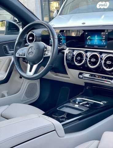 מרצדס-בנץ CLA