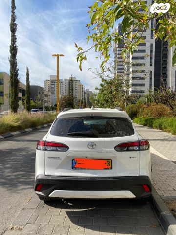 טויוטה קורולה קרוס